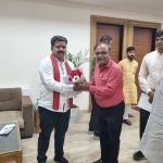 कुशाभाऊ ठाकरे विश्वविद्यालय के कुलपति ने उपमुख्यमंत्री से की भेंट, विकास और दीक्षांत पर विस्तार से चर्चा