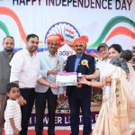 चेयरमेन सुबोध कुमार सिंह ने आंधी-बारिश में बिजली बहाल करने वाले कर्मियों को किया पुरस्कृत