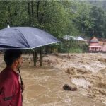 सड़क हादसे में अतीक अहमद के बेटे आबान की मौत, झांसी जाते समय डिवाइडर से टकराई कार, 3 की हालत गंभीर