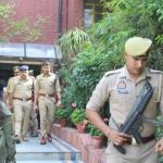 Noida School Bomb Threat: नोएडा के करीब एक दर्जन स्कूलों को बम से उड़ाने की धमकी, पुलिस और सुरक्षा एजेंसियां अलर्ट
